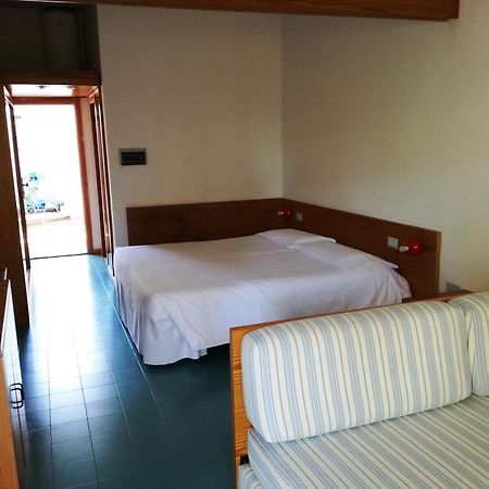 Hotel Kyrie Isole Tremiti Isla de Isla de San Domino Zewnętrze zdjęcie